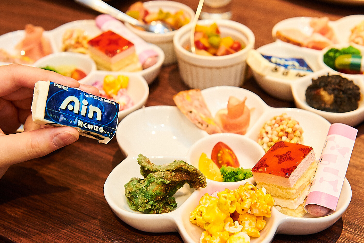 All-You-Can-Draw Rakugaki Café Has Zero Limits! [Photo Report] 26