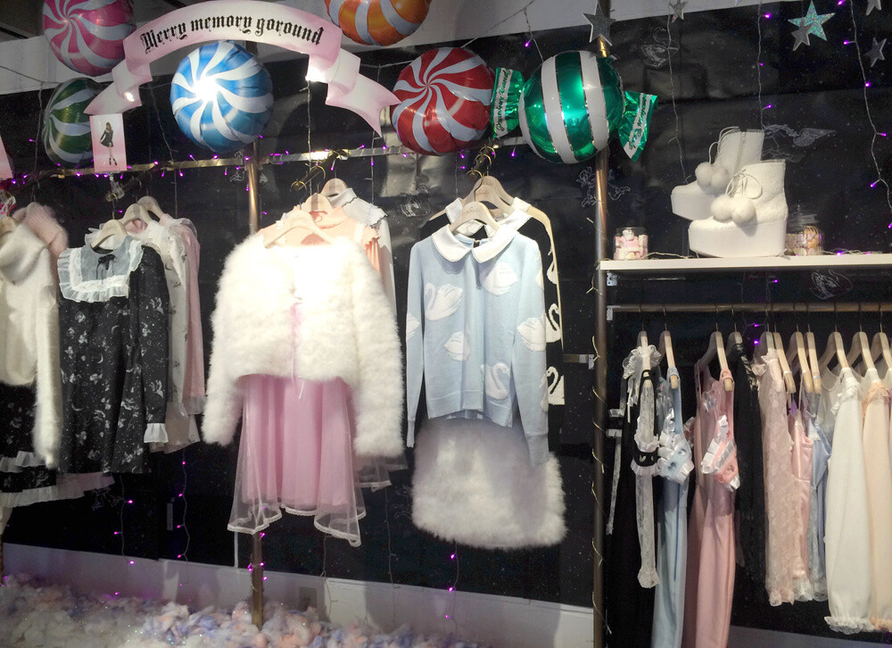 [J-Fashion] Swankiss Winter 2015 Collection: Merry Memory Go-Round 1