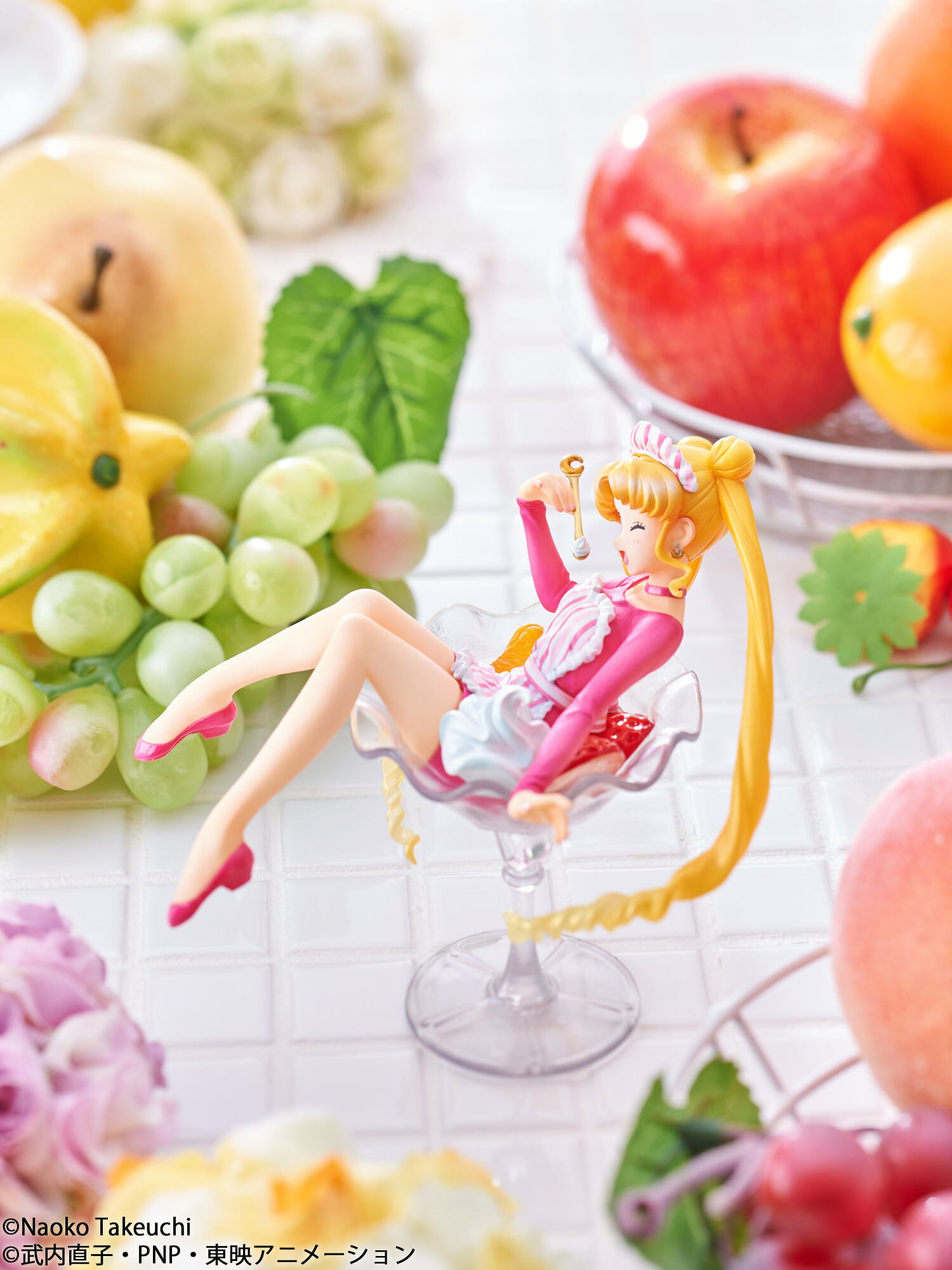 Sailor Moon’s Usagi Tsukino Is a Cute Nakayosi Waitress in the First of a New Line of Figures! 5