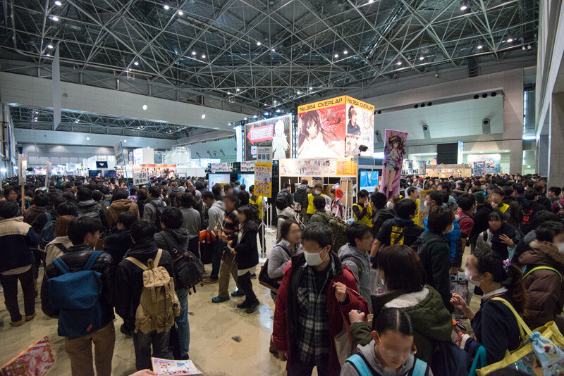 The Curtain Opens on the 40th Year of Comiket! 15