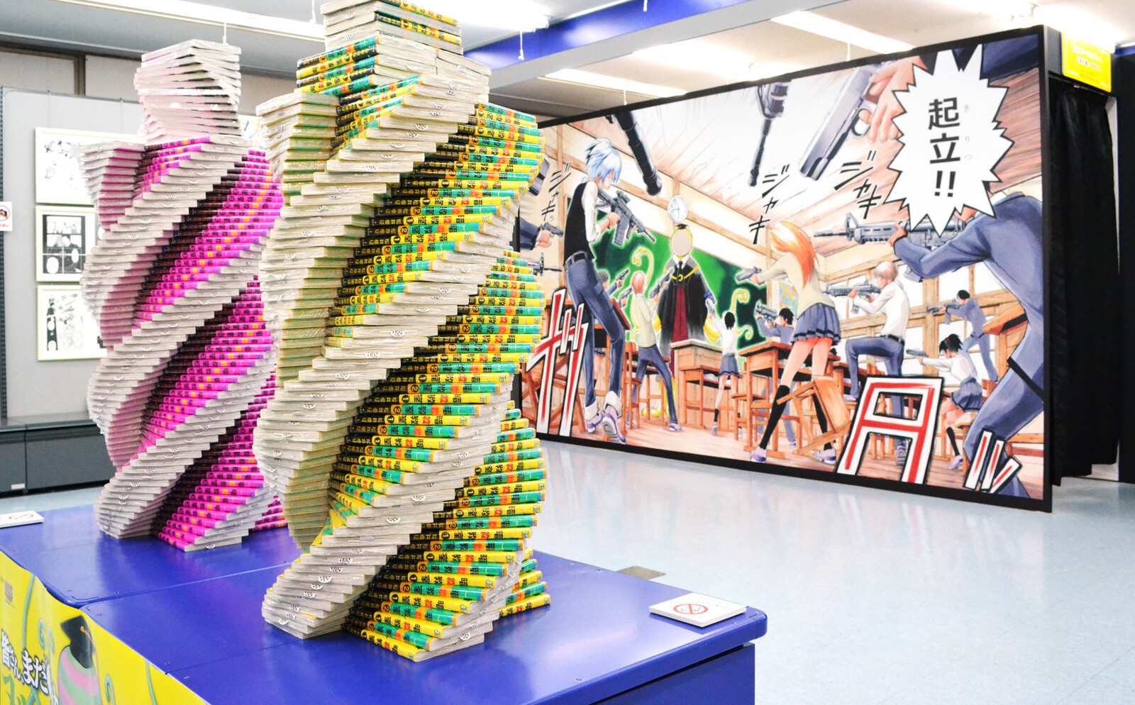 TOM Infiltrates the Best Anime Shop in the World! [2/3] 1