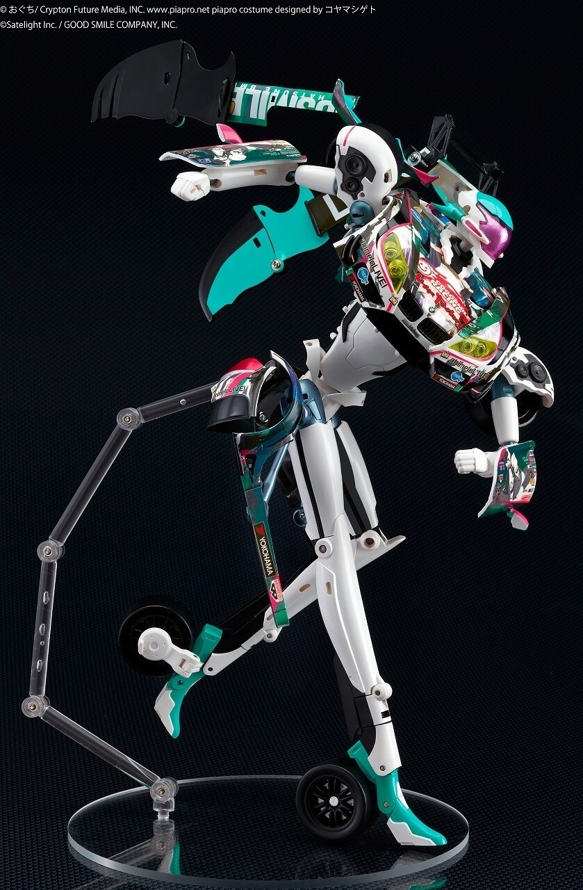 Hatsune Miku Becomes a Racing Car! Pre-Orders Begin for Transforming Robot “GearTribe Hatsune Miku GT Project 2014 Ver.” 4