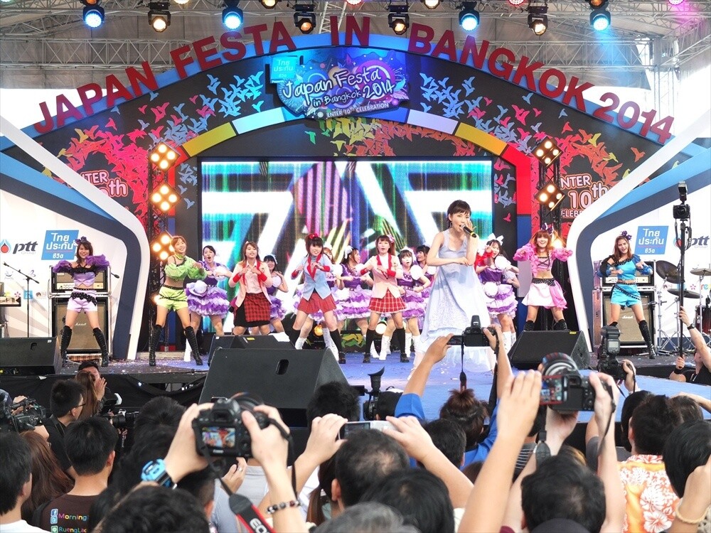 A Quarter Million People Visit Japan Festa in Bangkok 2014, Marin “Feel like a Hollywood Star!” 8