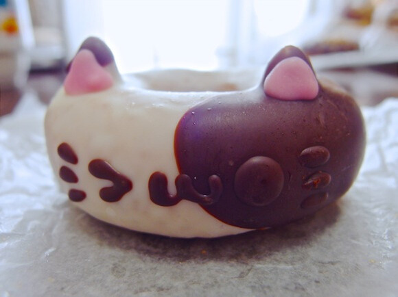 Celebrate Cat Day in Japan with these delicious cat doughnuts from Ikumi Mama Animal Doughnuts 4