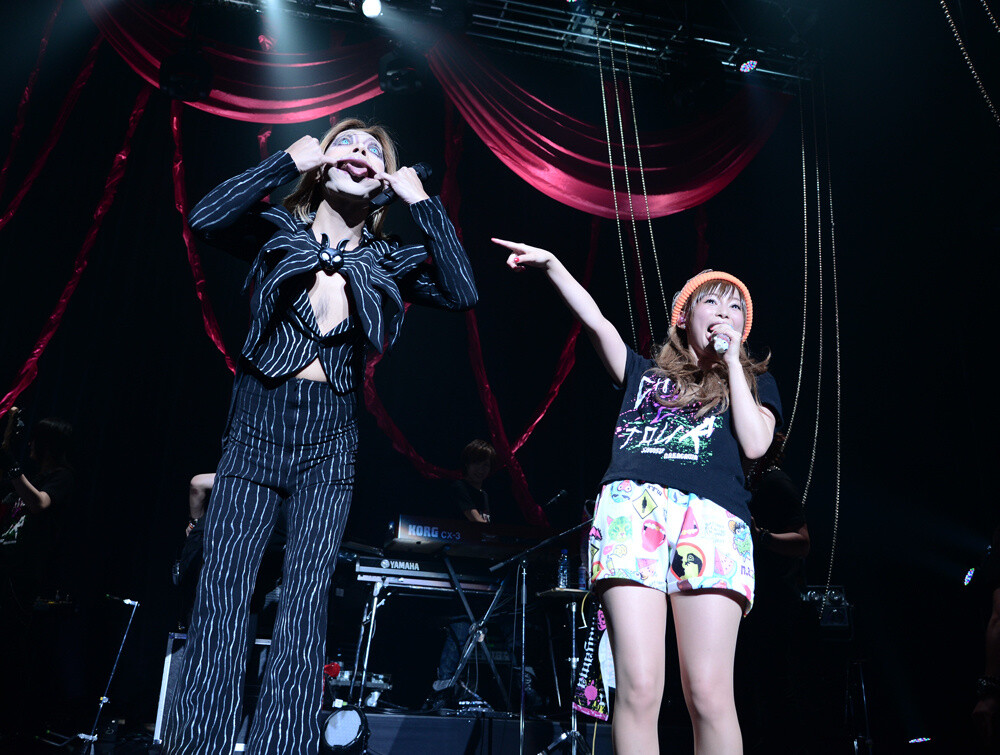 The encore. Rolly, the musician who played with her in “Zoku Konton,” appeared as a surprise guest. 18