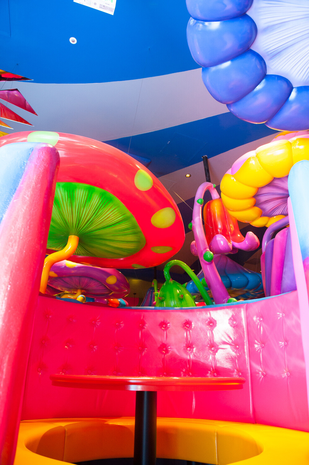 A cafe where you can experience the latest in Harajuku pop culture has opened - the Kawaii Monster Cafe. 22