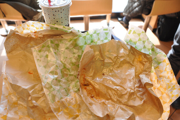 We Take on Lotteria’s 10-Meter Class Titan Burger! 10