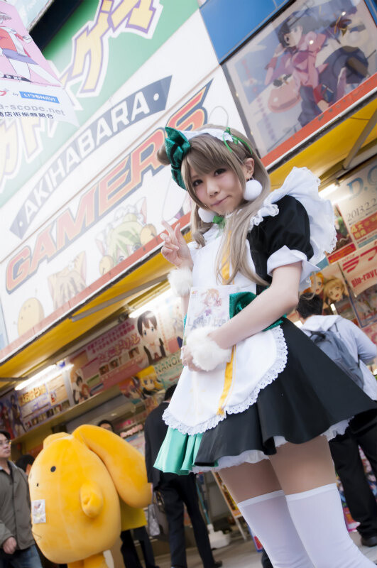 Hayase Ami Cosplays as Minami Kotori at Akihabara Gamers Event 9