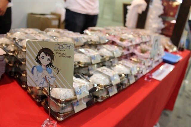 ‘MadoMagi’ and ‘Monogatari’ Characters Become Cakes at AnimeJapan 2015 AniSugar Booth 9