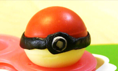 A Family That is Trying to Make a Living Through Only Making Character Bentos 0