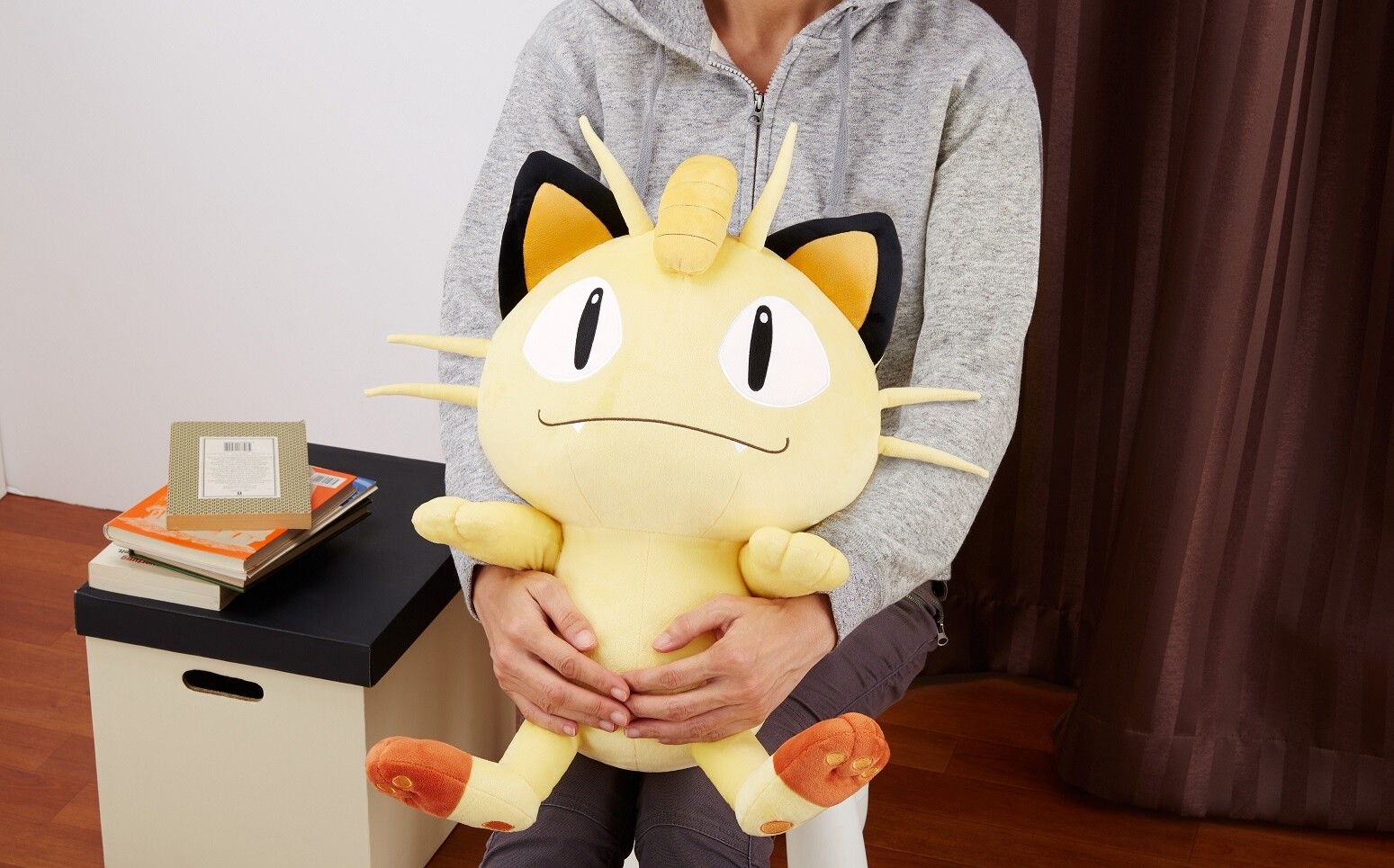 Meowth Is Here to Help with Your Computer Work as a Cushion! 8