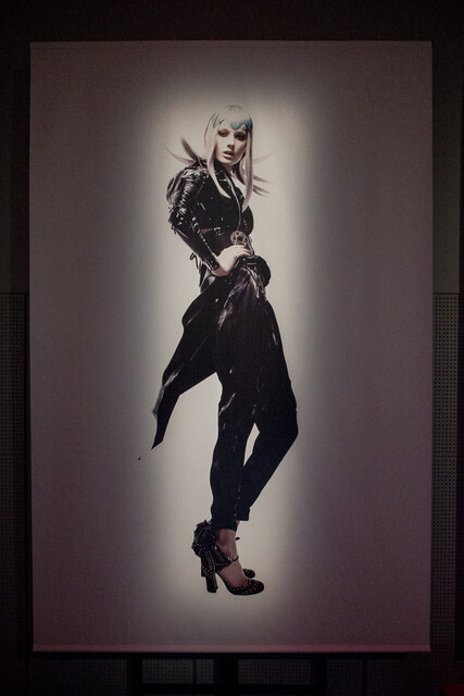 There is So Much *JoJo* Love, the Building Can’t Contain It! *JoJo* Photo Exhibition Being Held Now in Shiseido Ginza Building 19