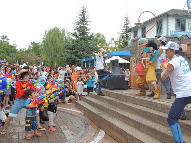 Children were in high spirits regardless of being drenched. 6