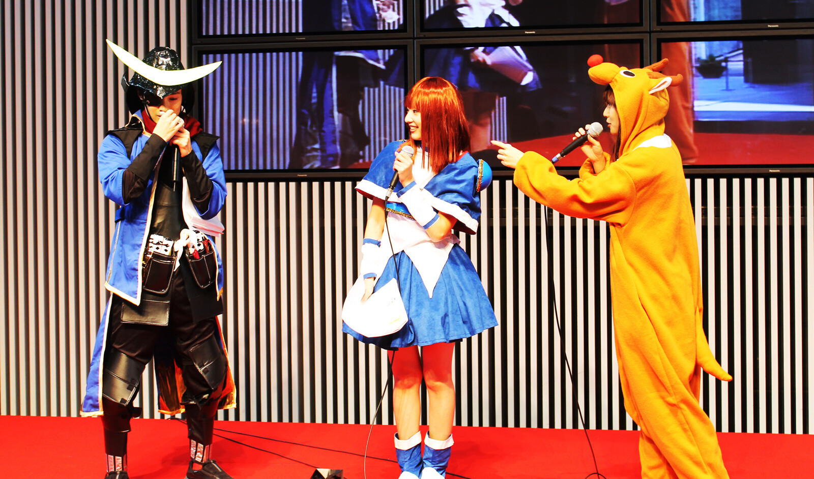 Otaku Flood the Streets of Akihabara for the Winter Radio Kaikan Festival! [2/2] 7