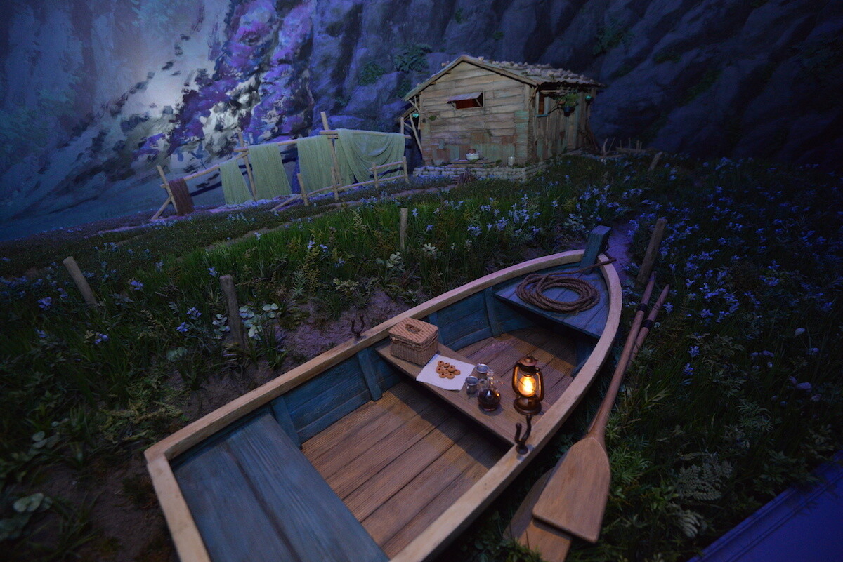 © 2014 GNDHDDTK; Production Design by Yohei Taneda 16