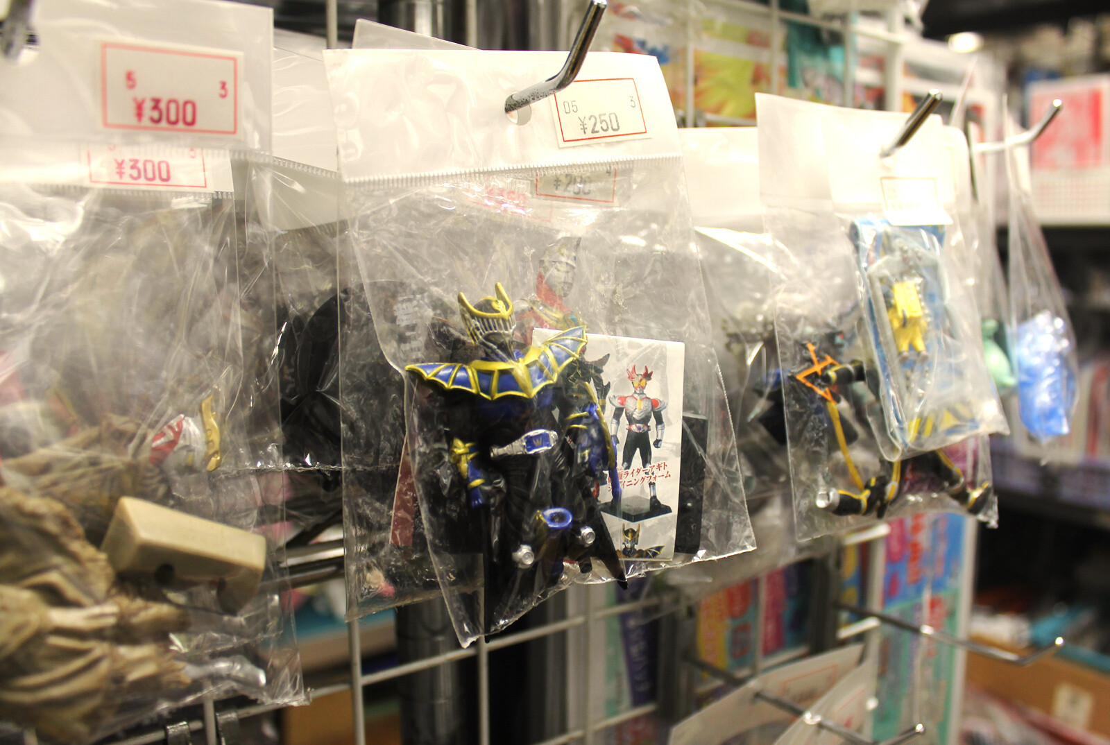 Leomokei: Plastic Models and Figures Abound in this Specialty Shop 6