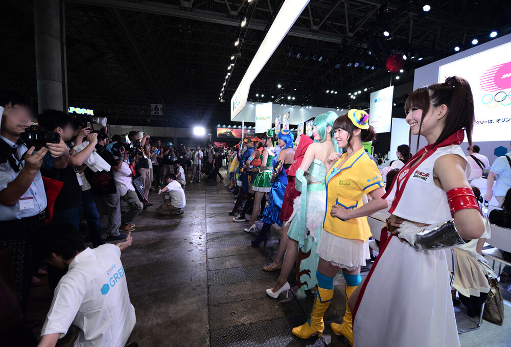 Cosplayers and Models: A Look Back at Tokyo Game Show 2013! 38