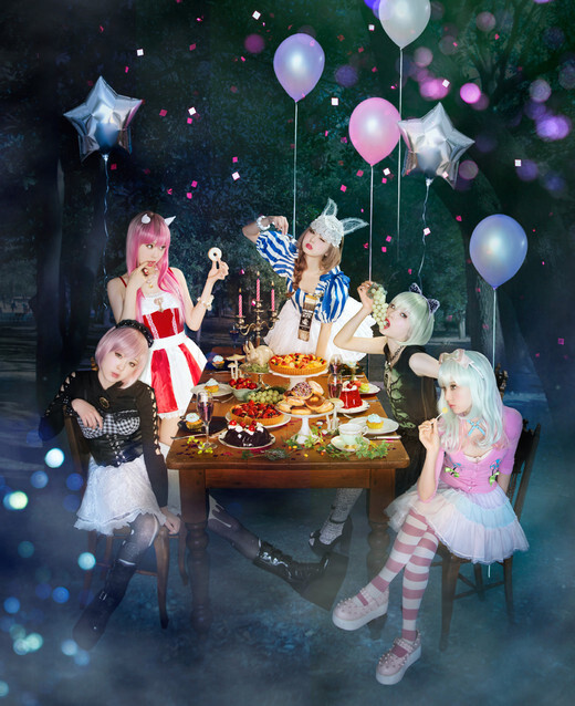 Model Amo Produces Cosplay Brand Lunatic Lemony Lollipop 1