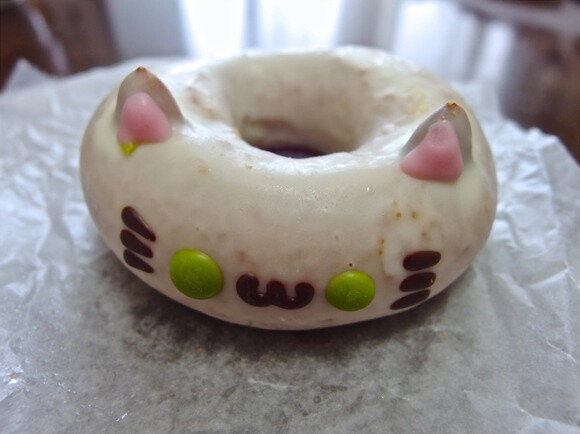 Celebrate Cat Day in Japan with these delicious cat doughnuts from Ikumi Mama Animal Doughnuts 6