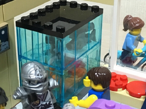 Japanese Lego fan builds a miniature, functioning conveyer belt sushi restaurant 【Video】 5