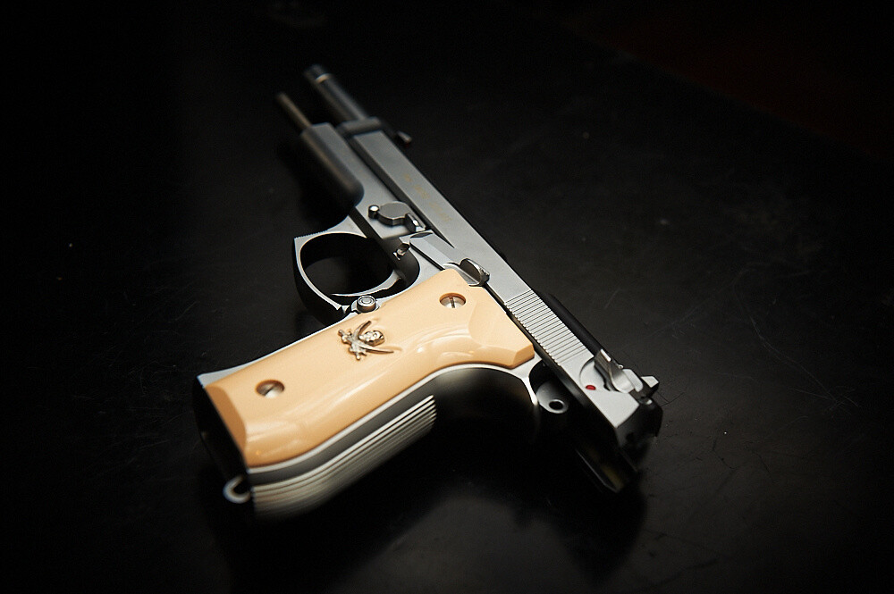 Commemorating the Release of the Newest Volume - Experience the World of *Black Lagoon* Through a Collaboration with Shooting Bar EA 11