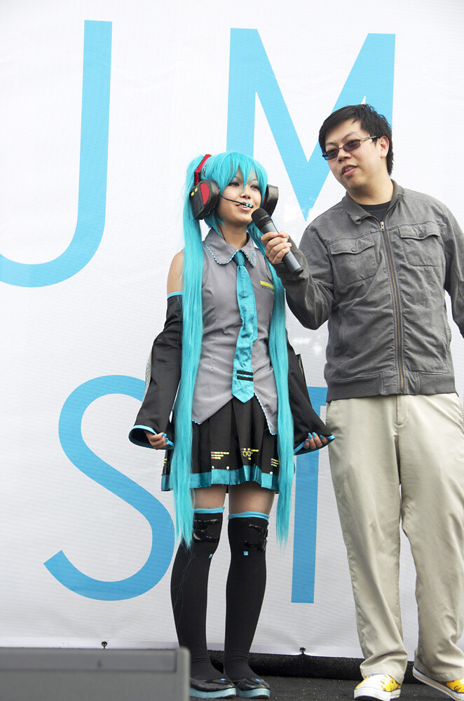 Linking Up “Dots and Lines” Around the World: An Exclusive Interview with May’n 11