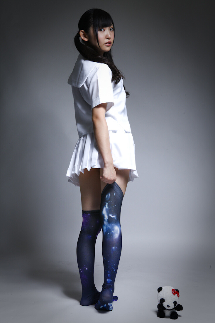 A Must-See for Fans of Zettai Ryoiki & Knee-High Socks! People Who Are Wild About Knee-High Socks [Original Gravure] [1/2] 6