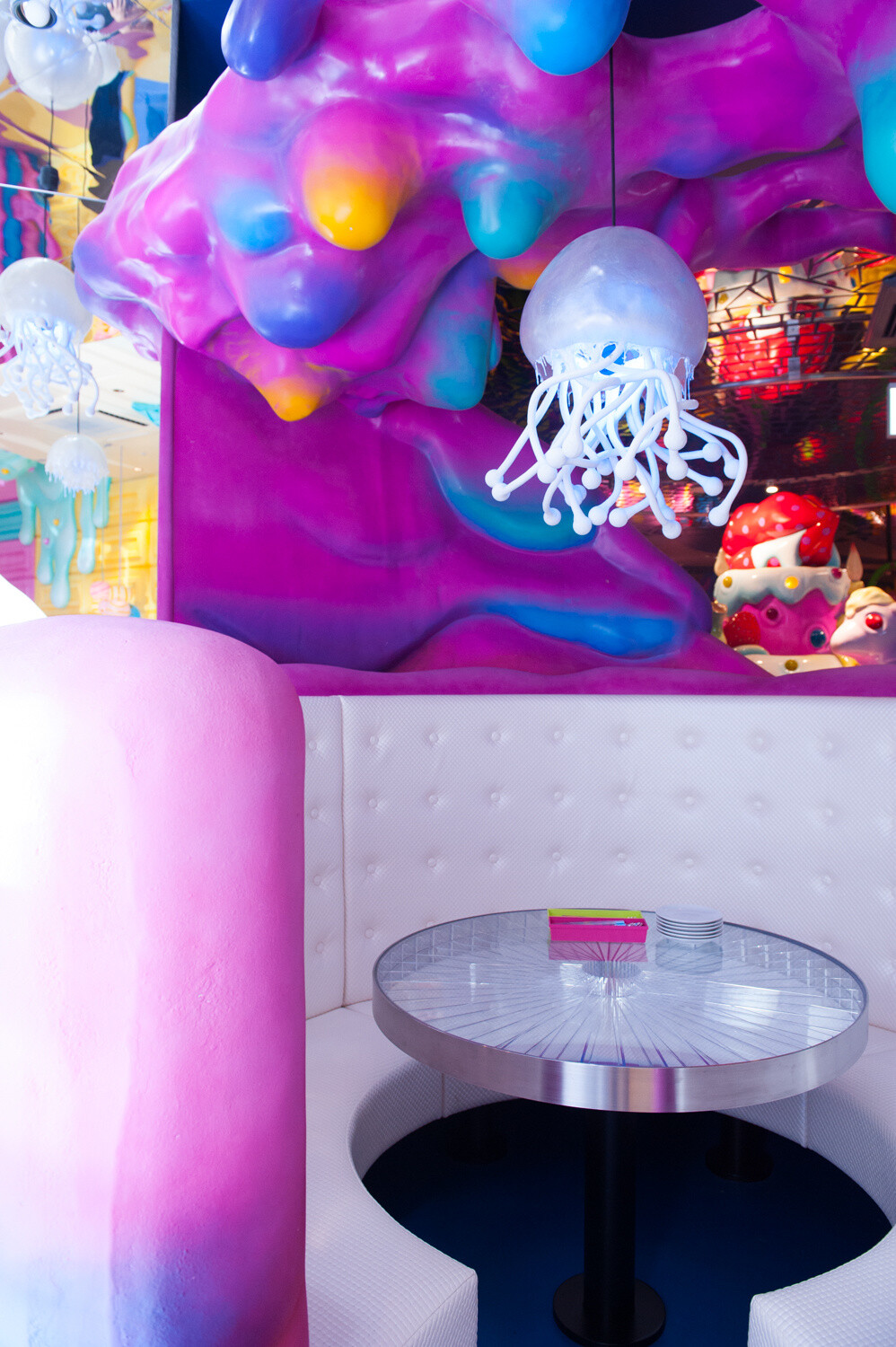 A cafe where you can experience the latest in Harajuku pop culture has opened - the Kawaii Monster Cafe. 10