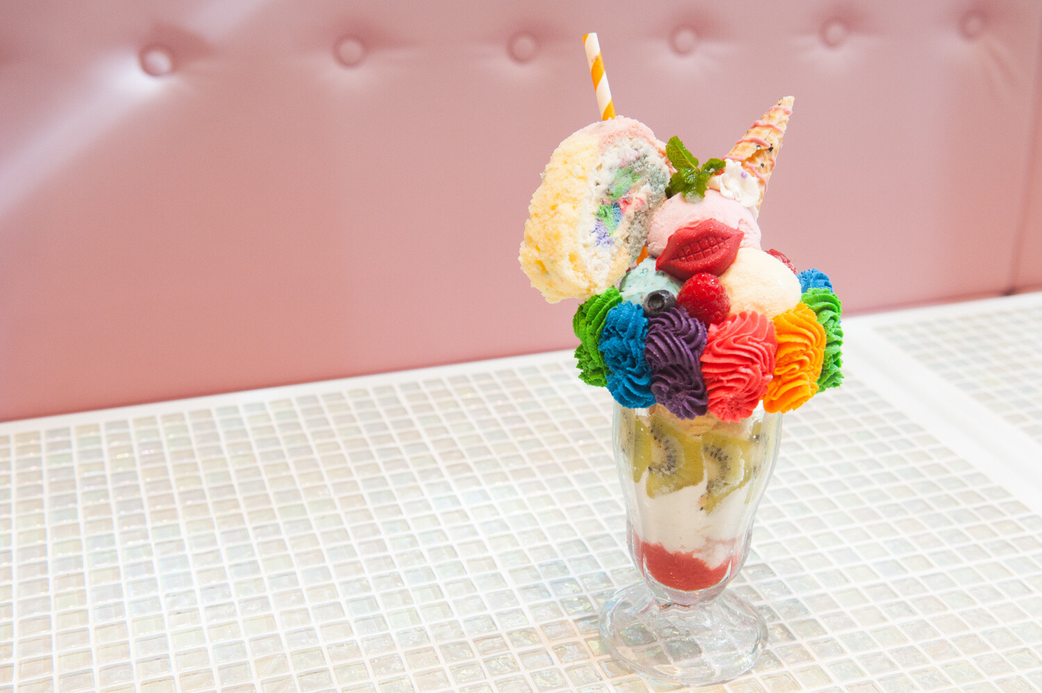 A cafe where you can experience the latest in Harajuku pop culture has opened - the Kawaii Monster Cafe. 33