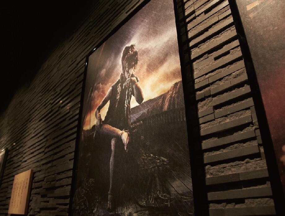 A pre-show exhibition before Japan Expo was held in an exhibit near the ruins of the original Honno Temple, where Nobunaga died. 3