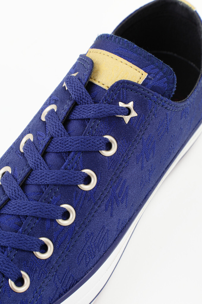 JoJo's Bizarre Adventure × Converse Part 2 Introduces Japanese Nishijin Weaves 2