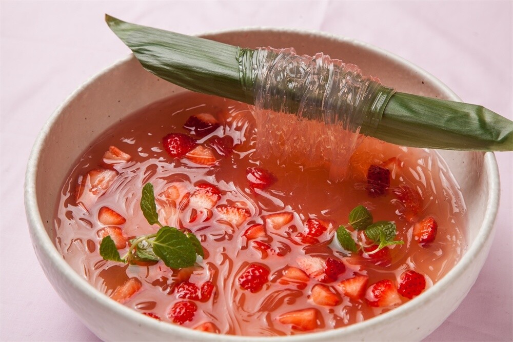 Tokyo Restaurant Holds “Strawberry Tasting Festival” 7