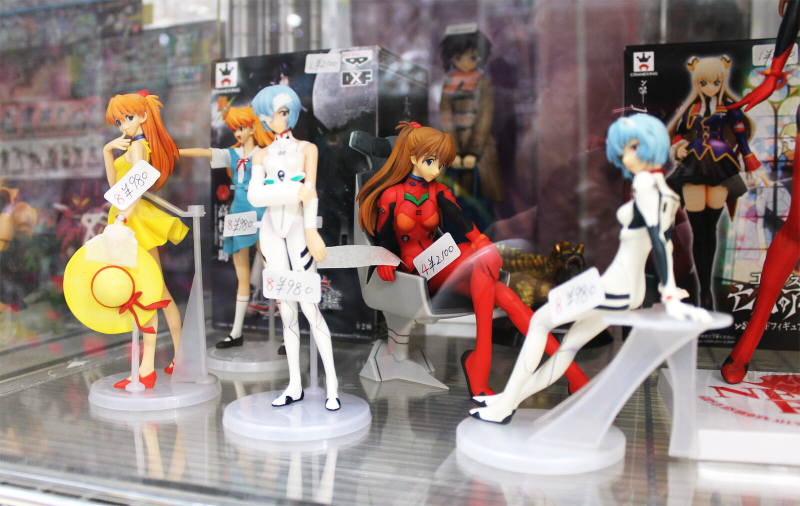 ASTOP: A Rental Showcase Specialty Shop in Akihabara 1