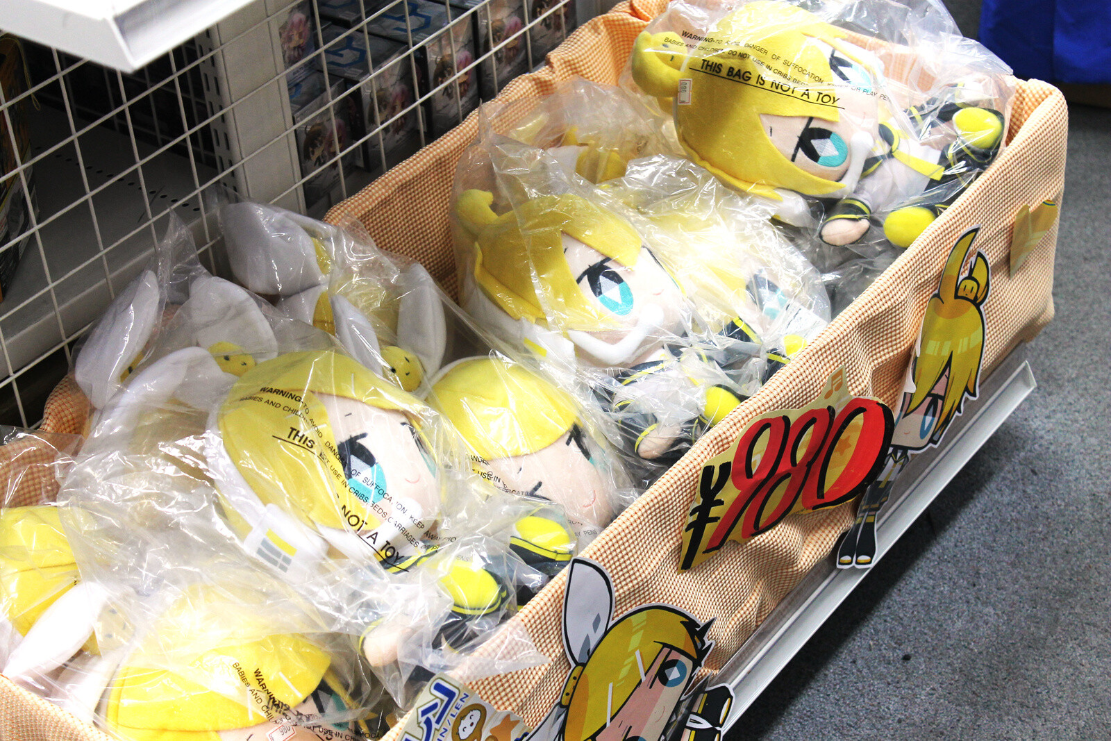 TAKARASAGASHI: A Premium Figure Shop in Akihabara 6