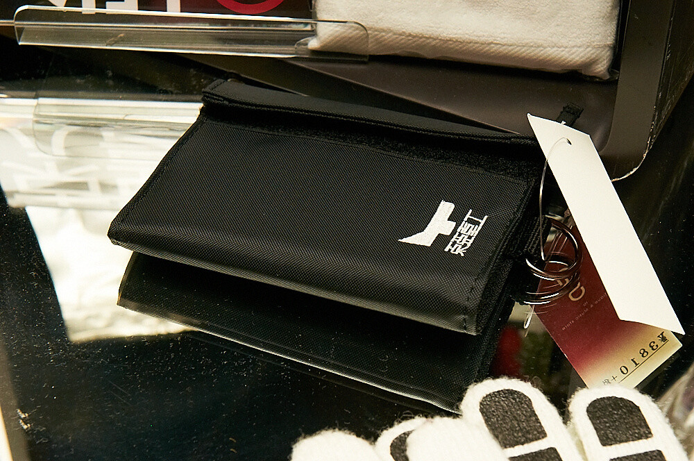 Aiming for High Dimension Anime/Manga Design: MHz Presents the Worlds of *Knights of Sidonia* and *Dorohedoro* in Clothing 8