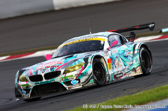 Evangelion and Miku-themed Cars Appear at D1 Grand Prix! 0