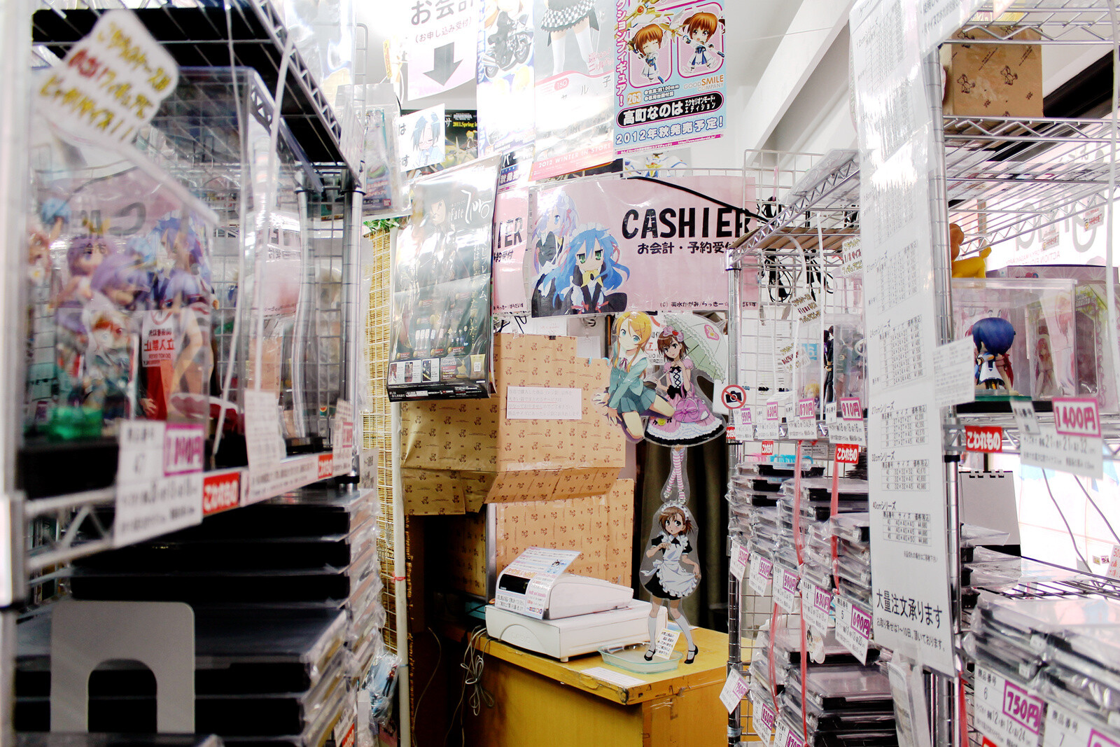 KASHIBAKO SHOTEN HONTEN: One of Akihabara’s Leading Shops for Beautiful Anime Girl Figures 5