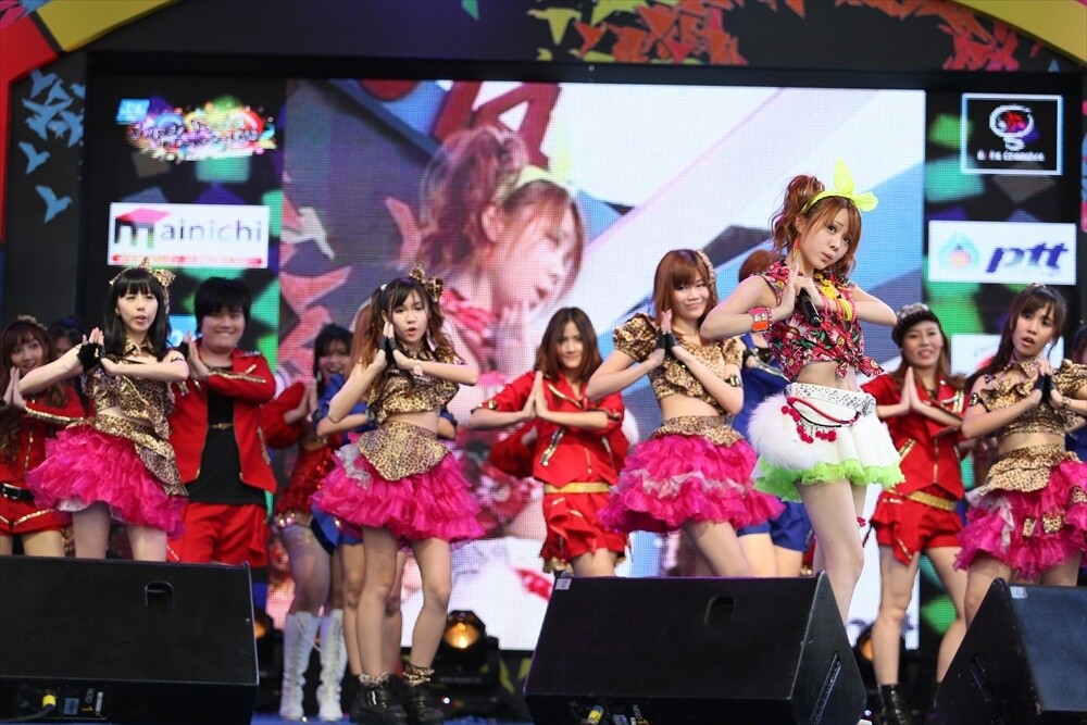 A Quarter Million People Visit Japan Festa in Bangkok 2014, Marin “Feel like a Hollywood Star!” 2