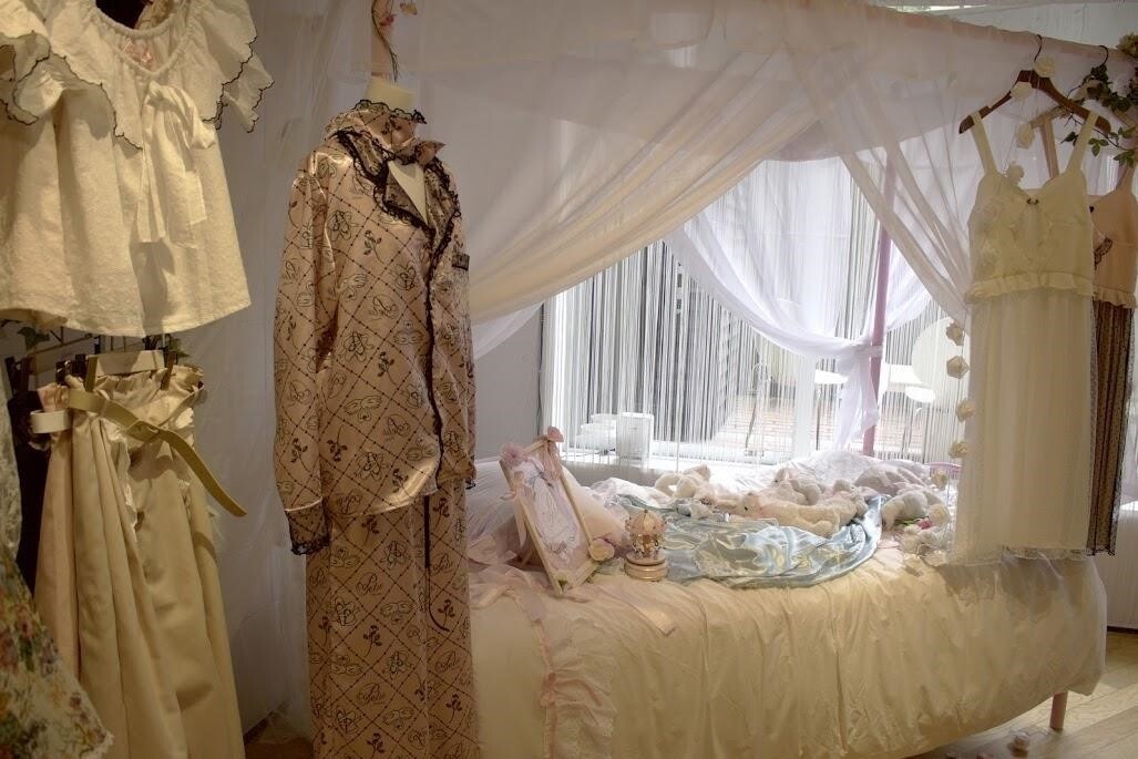 Swankiss 2016: Gothic & Lolita Meets Vintage European Romance 2