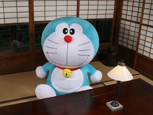 Introducing a Near Life-Size Plushie of Doraemon! 1