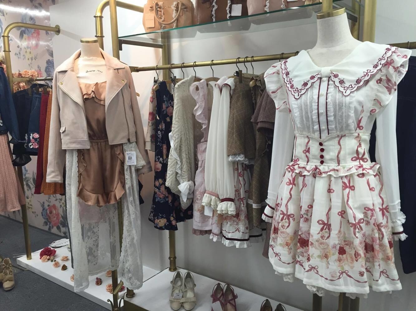 [J-Fashion] LIZ LISA Autumn 2016:  A Charming European Sisterhood 2