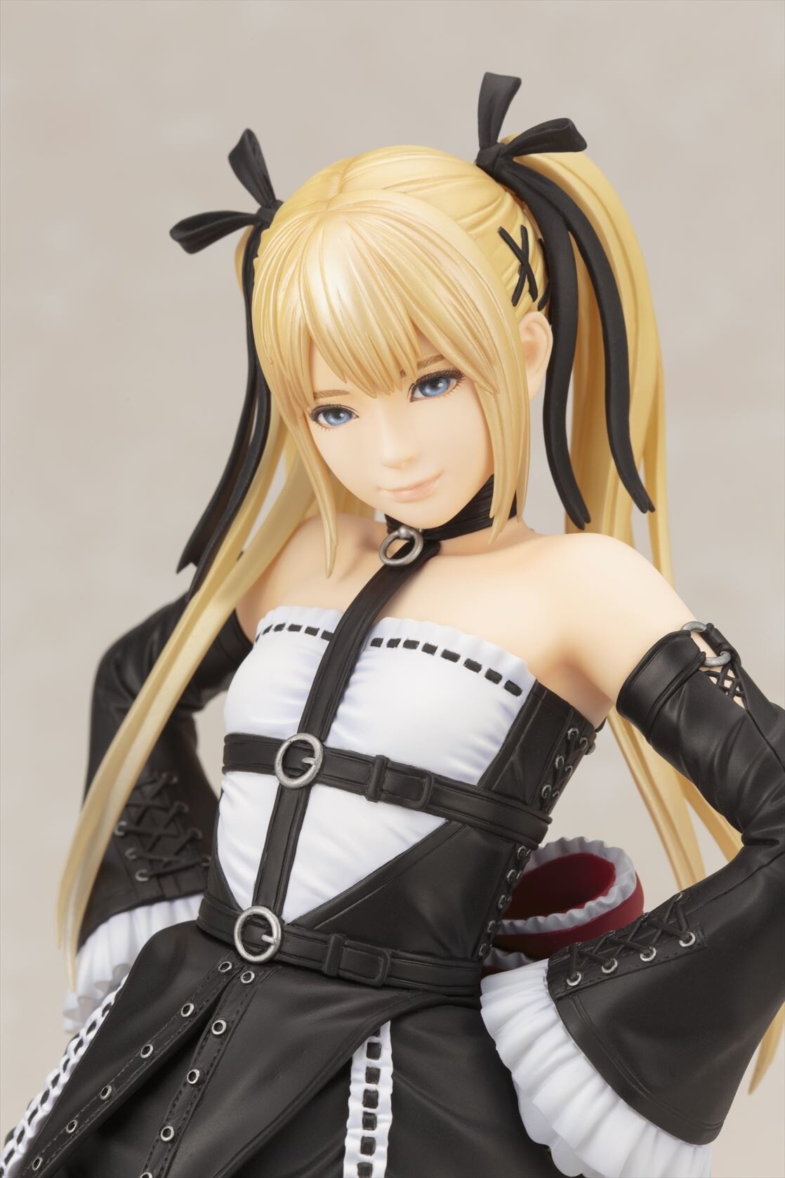 Marie Rose from Dead or Alive 5 Last Round Is Rocking Her Classic Gothic Lolita Style for This Figure, Available February 2017! 5