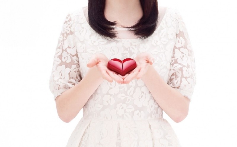 ‘Sailor Moon’ x Bright Red Heart-Shaped Cell Phone Makes for a Powerful Collaboration! Our Hearts Are Beating so Fast, it Hurts! 2