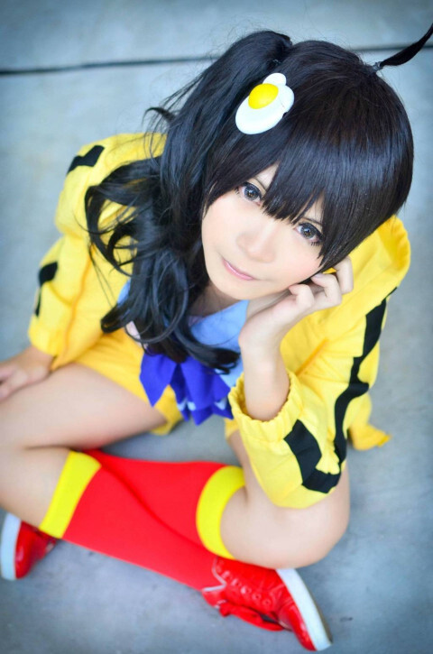 Male teacher in China cosplays as female characters, gets discovered by his own student 2