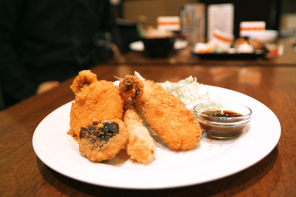 The “Mankanshoku Family Croquette Plate” is made in the image of a Mankanshoku family meal, and it is pretty satisfying. Price: ¥850 (Drink Set: ¥1,050) 5