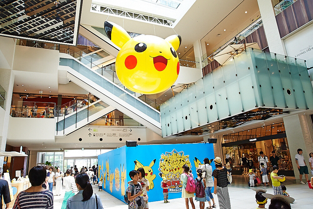 The installation space inside MARK IS Minato Mirai. 17