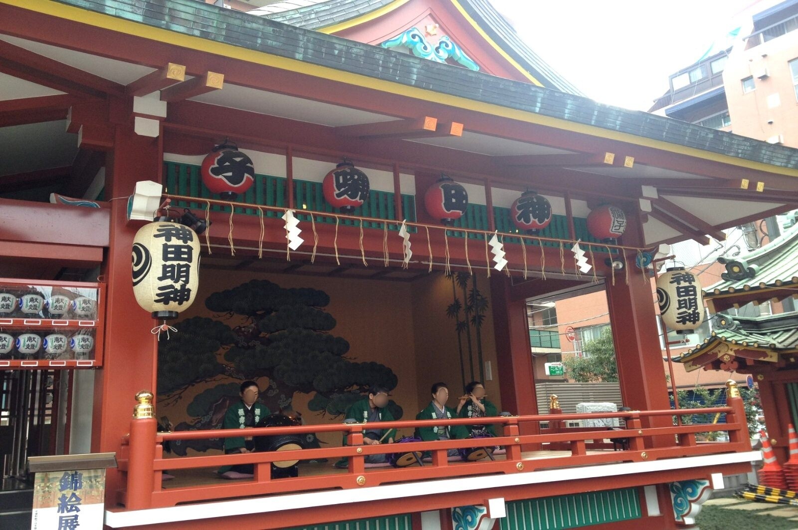 There was even live music being played! 2