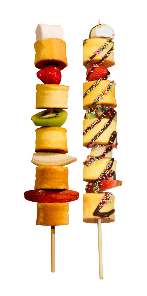 Enjoy a Dessert Skewer While Walking Around Osaka! 3