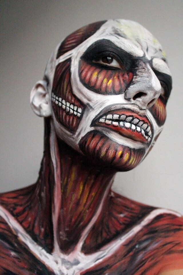 2D Expressed in Real Life! Romanian Makeup Artist Shows off Colossal Titan Makeup! 2