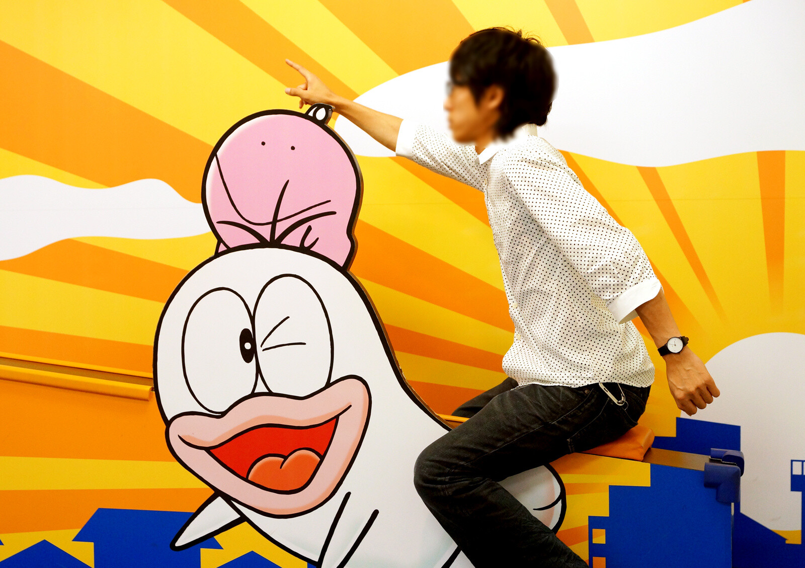 Taking a ride on the back of Q-tarō.  11